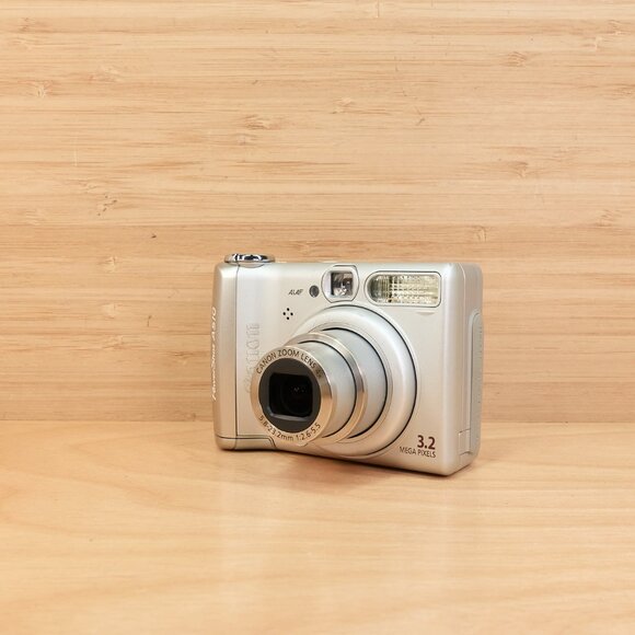 Canon PowerShot A510 Digital Camera / 3.2MP / 4× Optical Zoom / Tested - Picture 1 of 9